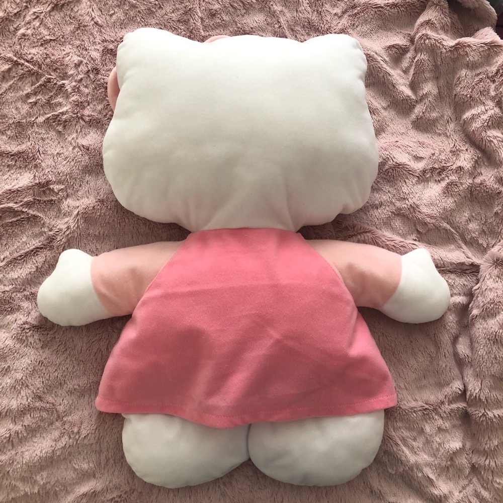 Hello Kitty Plush - Picture 2 of 5